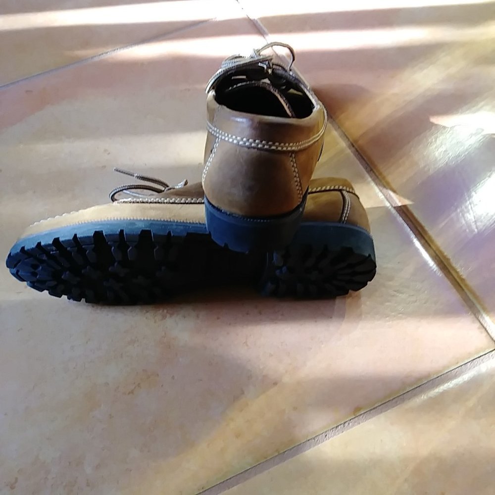 Bass Men's Brown Suede Boat Shoes - Picture 6 of 9